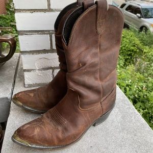 Women’s Cowboy Boots Size 9 Gold Boot Tip